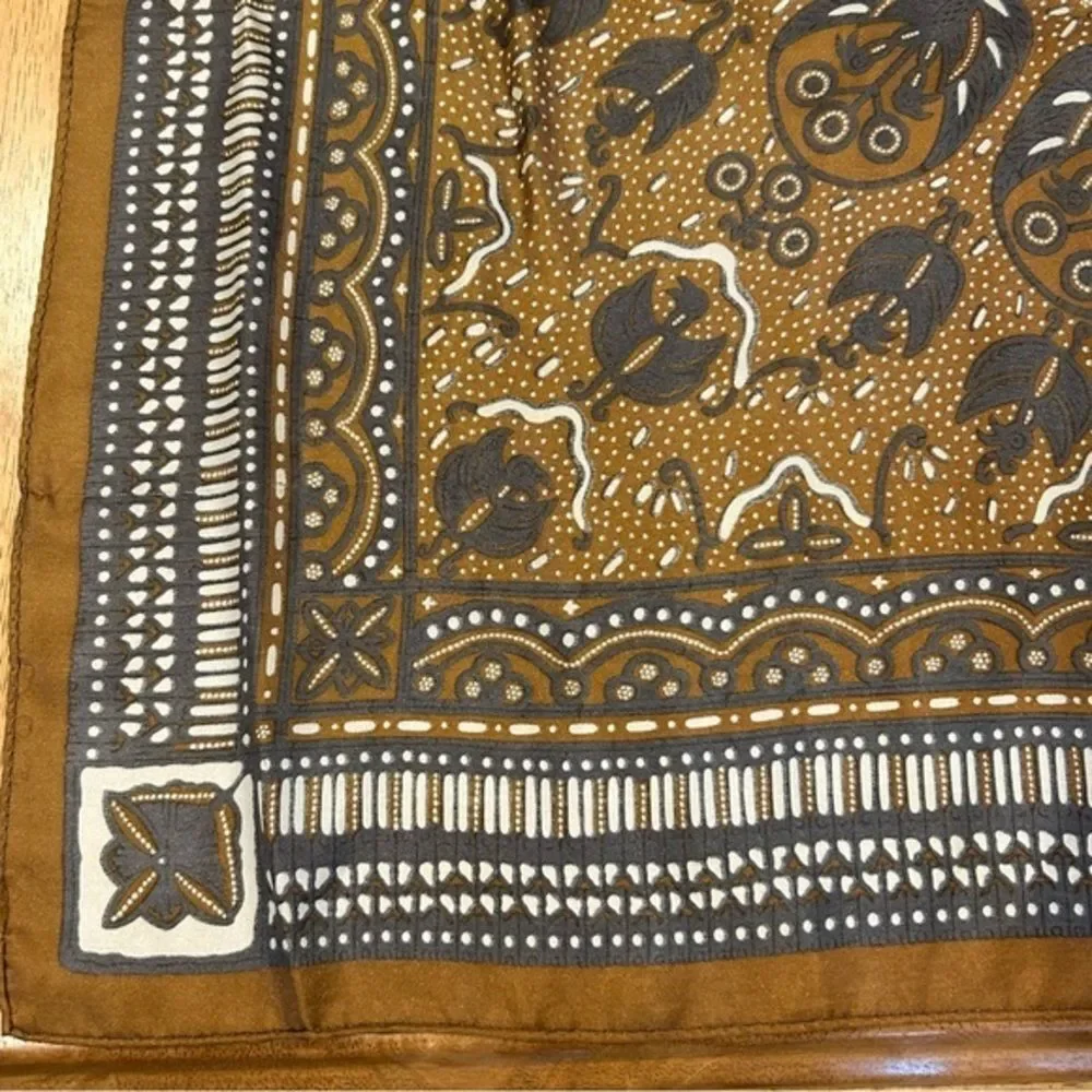 Beautiful‎ Vintage Silk Carmel & Gray Print Scarf 30x30”